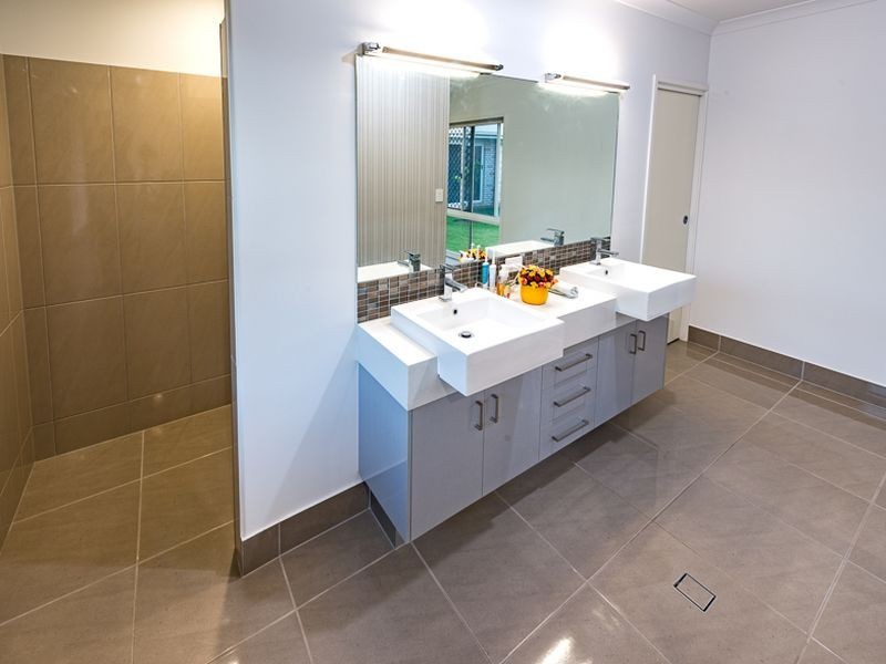 4 Dahlia Court, Kalkie QLD 4670