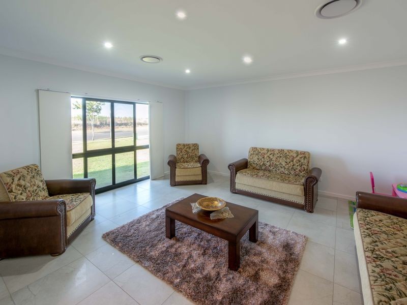 36 Sienna Boulevard, Ashfield QLD 4670