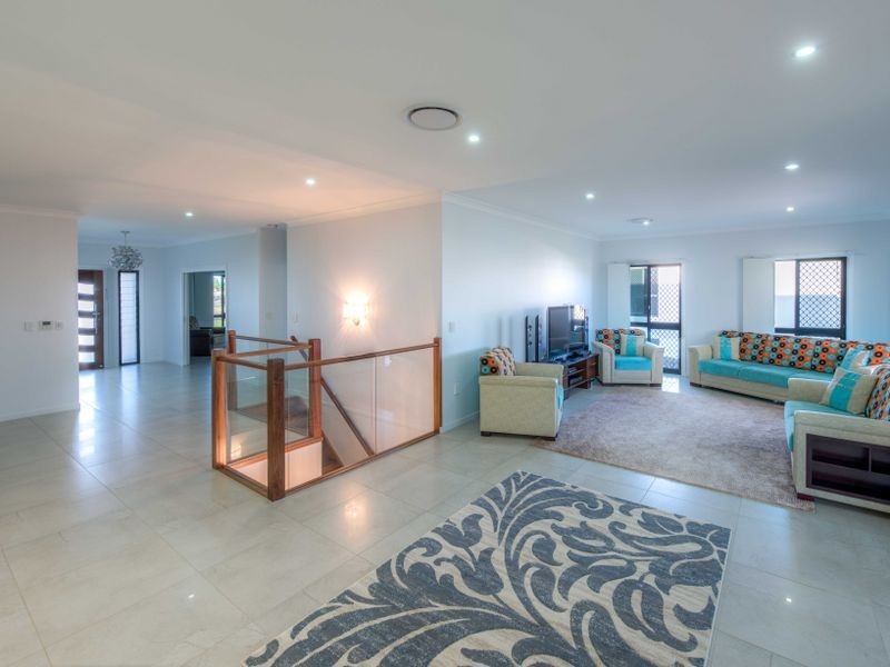 36 Sienna Boulevard, Ashfield QLD 4670