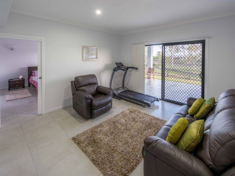 36 Sienna Boulevard, Ashfield QLD 4670