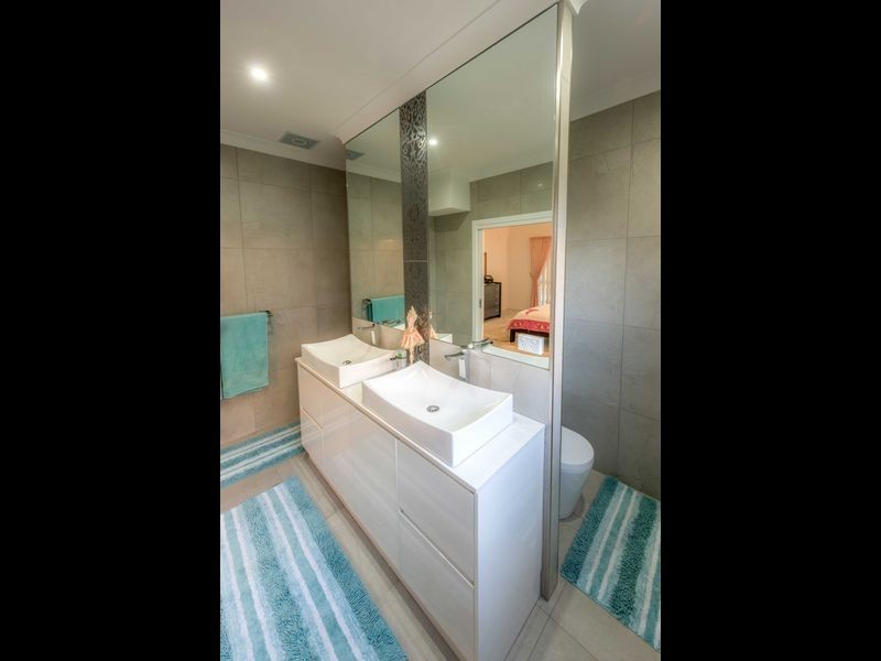 36 Sienna Boulevard, Ashfield QLD 4670