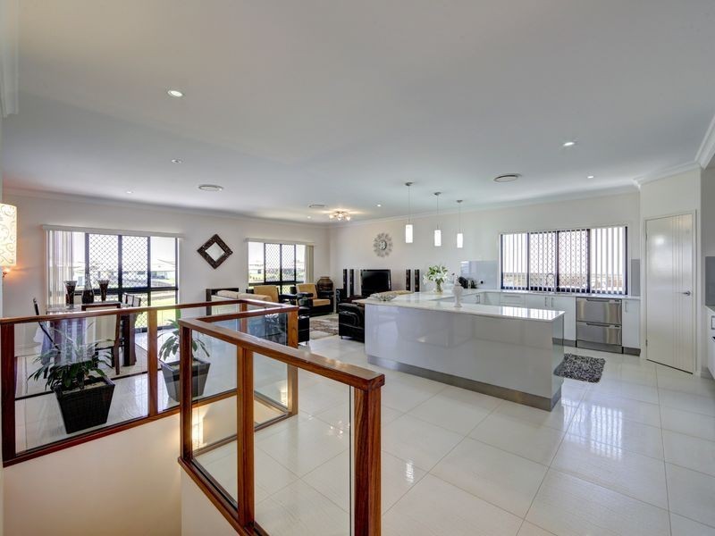 34 Sienna Boulevard, Ashfield QLD 4670