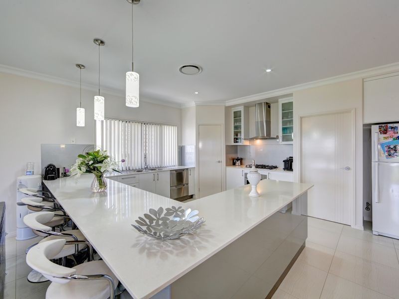34 Sienna Boulevard, Ashfield QLD 4670
