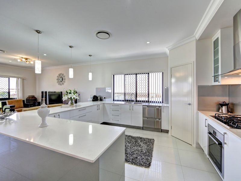 34 Sienna Boulevard, Ashfield QLD 4670
