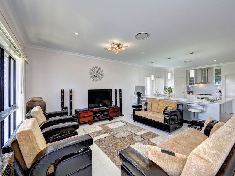 34 Sienna Boulevard, Ashfield QLD 4670