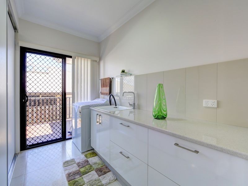 34 Sienna Boulevard, Ashfield QLD 4670