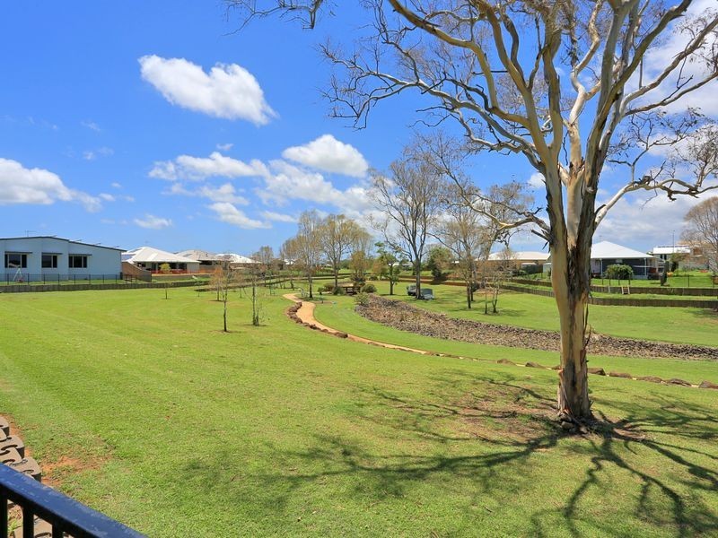 34 Sienna Boulevard, Ashfield QLD 4670