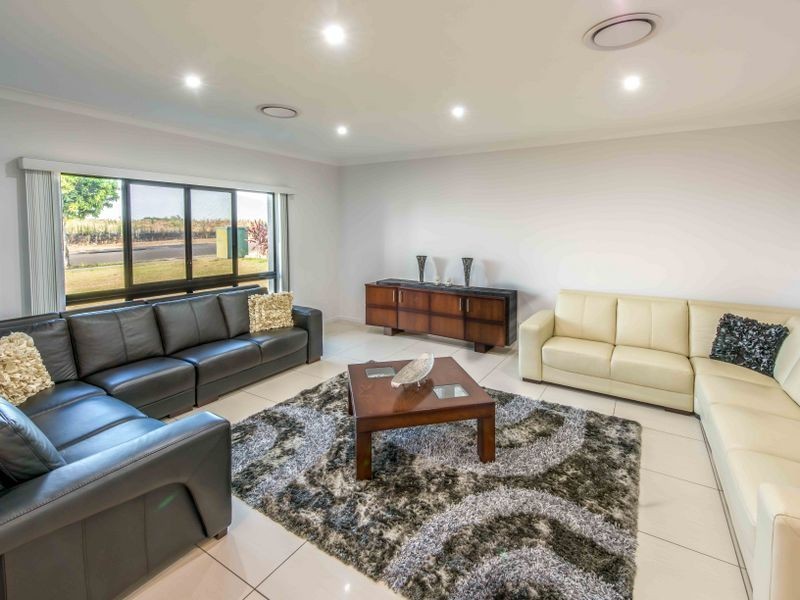 38 Sienna Boulevard, Ashfield QLD 4670
