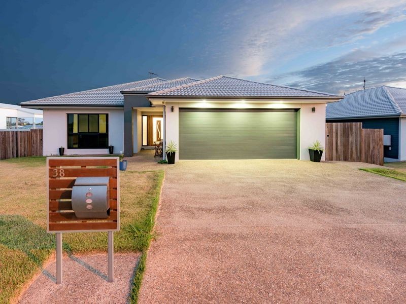 38 Sienna Boulevard, Ashfield QLD 4670