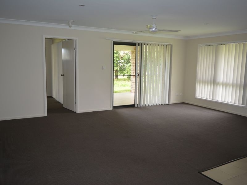 5 Regency Road, Moore Park Beach QLD 4670