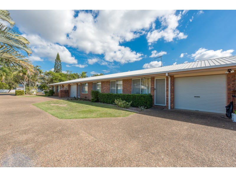 2 & 3/99 Gavin Street, Bundaberg North QLD 4670