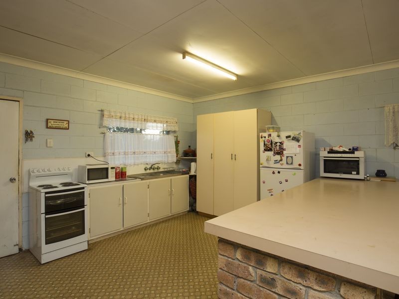 93 Honors Road, Alloway QLD 4670