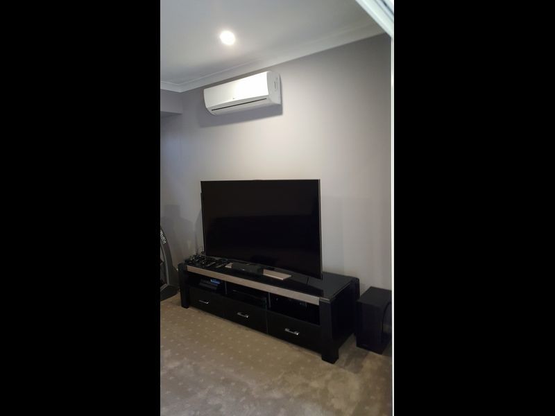 4 DAHLIA COURT, Kalkie QLD 4670