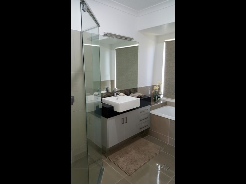 4 DAHLIA COURT, Kalkie QLD 4670