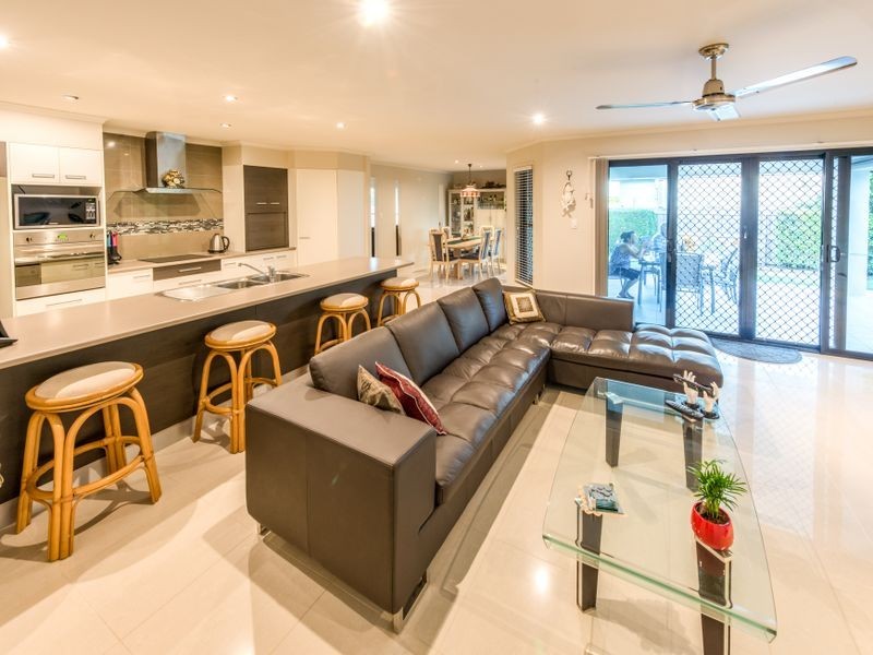 7 Atlantis Blv, Bargara QLD 4670