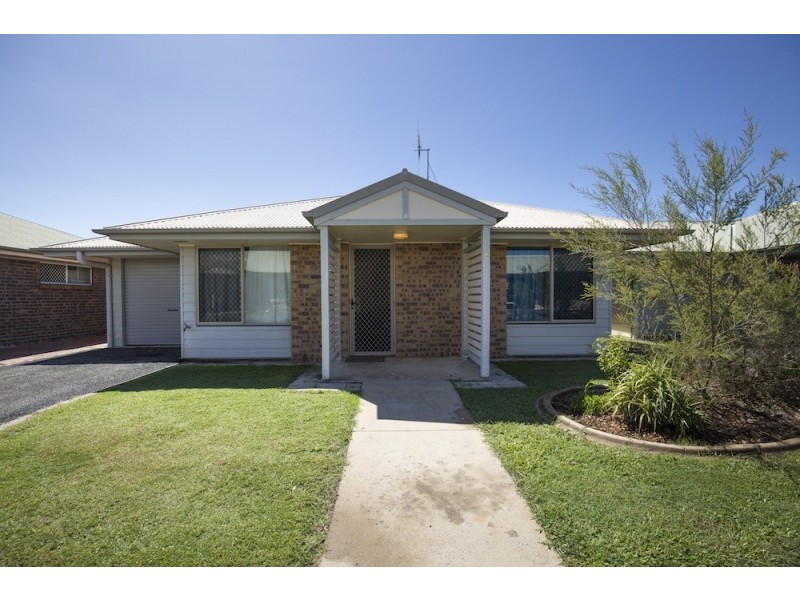4/5 Williams Road, Svensson Heights QLD 4670