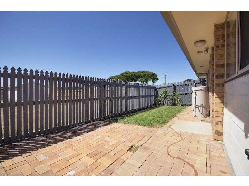 4/5 Williams Road, Svensson Heights QLD 4670