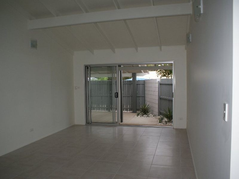 2/34 Sandhill Street, Bargara QLD 4670