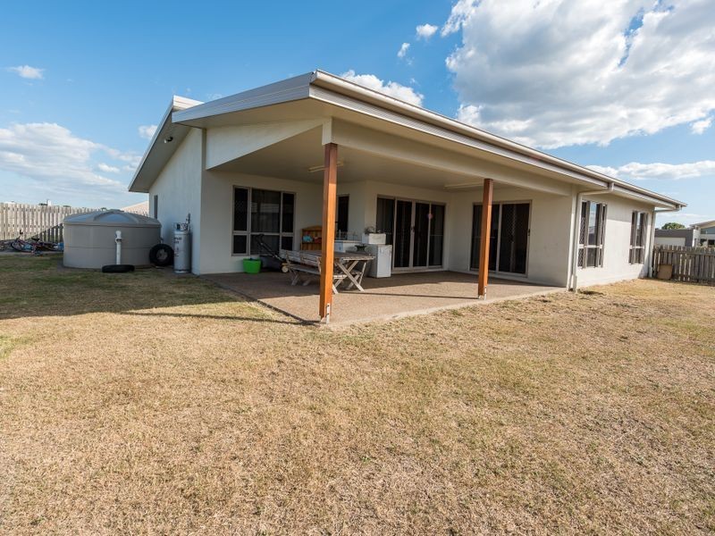 8 Avalon Street, Burnett Heads QLD 4670