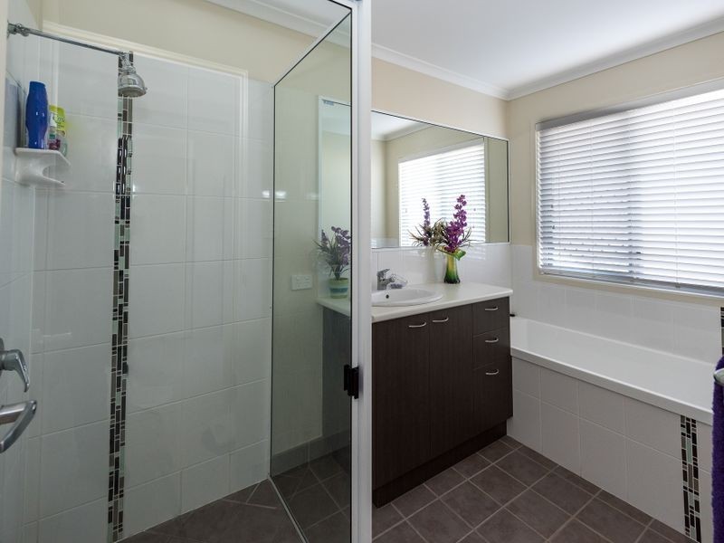 8 Avalon Street, Burnett Heads QLD 4670