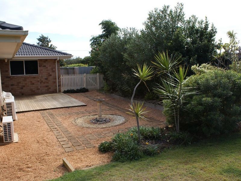 7 Milton Street, Burnett Heads QLD 4670