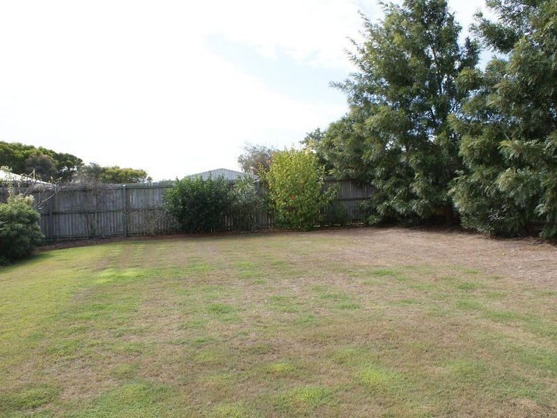 7 Milton Street, Burnett Heads QLD 4670