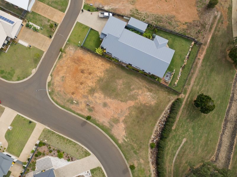 2 Sweetwater Court, Ashfield QLD 4670