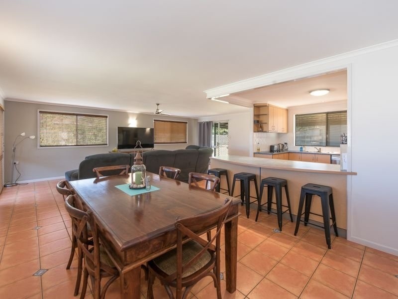 8 McGill Crescent, Avenell Heights QLD 4670