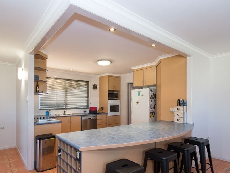 8 McGill Crescent, Avenell Heights QLD 4670