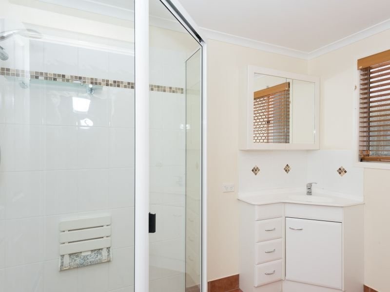 8 McGill Crescent, Avenell Heights QLD 4670