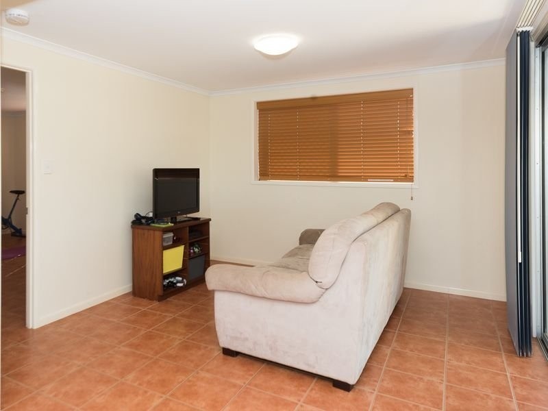 8 McGill Crescent, Avenell Heights QLD 4670