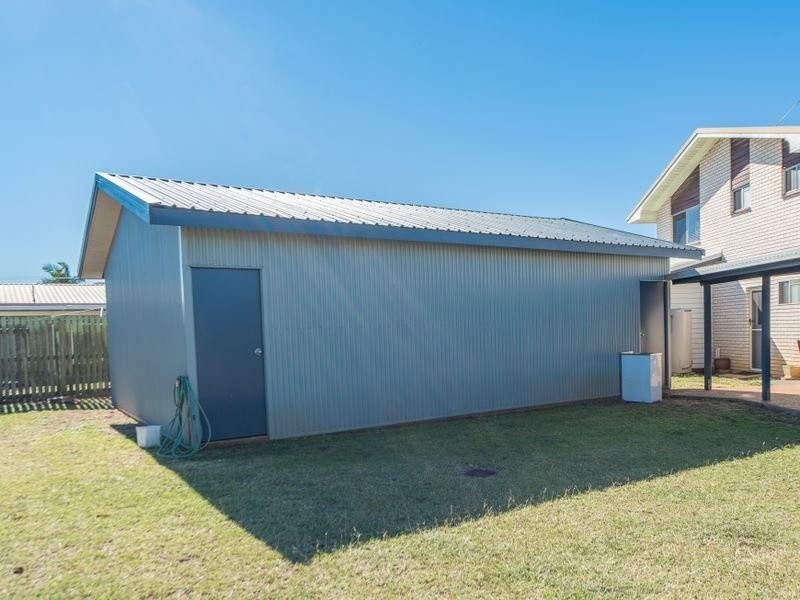 8 McGill Crescent, Avenell Heights QLD 4670