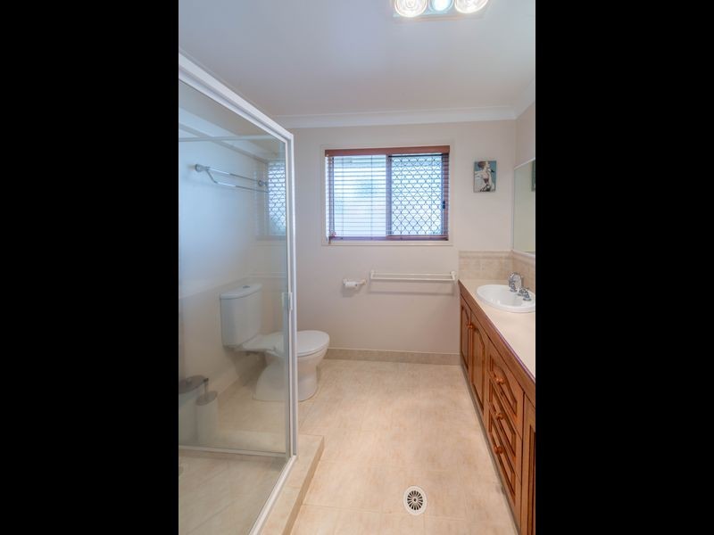 1 Cartwright Court, Kalkie QLD 4670