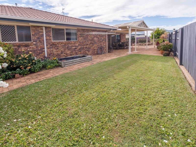 1 Cartwright Court, Kalkie QLD 4670