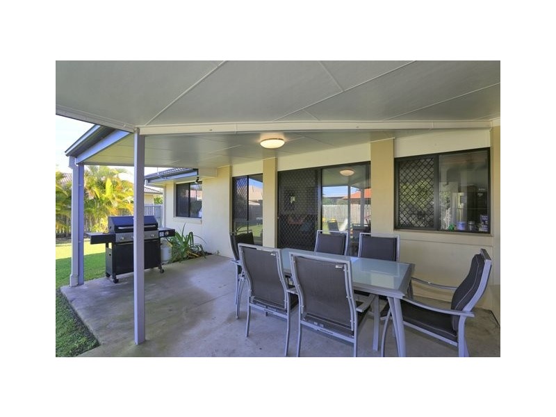 11 Elkington Avenue, Bargara QLD 4670