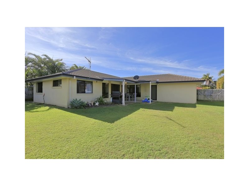 11 Elkington Avenue, Bargara QLD 4670