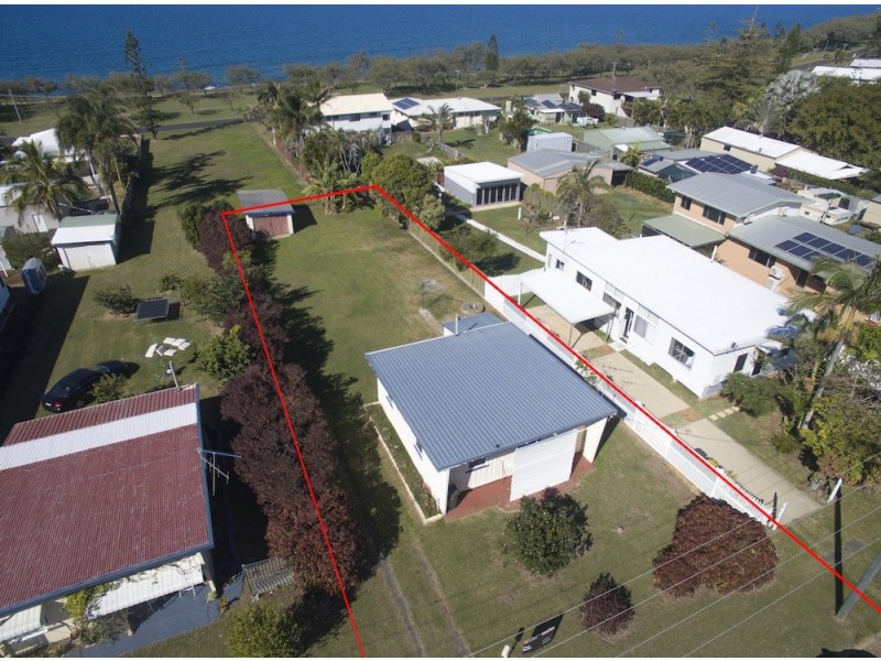 69 Bathurst Street, Elliott Heads QLD 4670