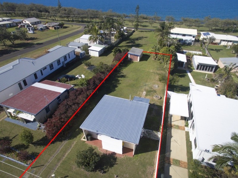 69 Bathurst Street, Elliott Heads QLD 4670