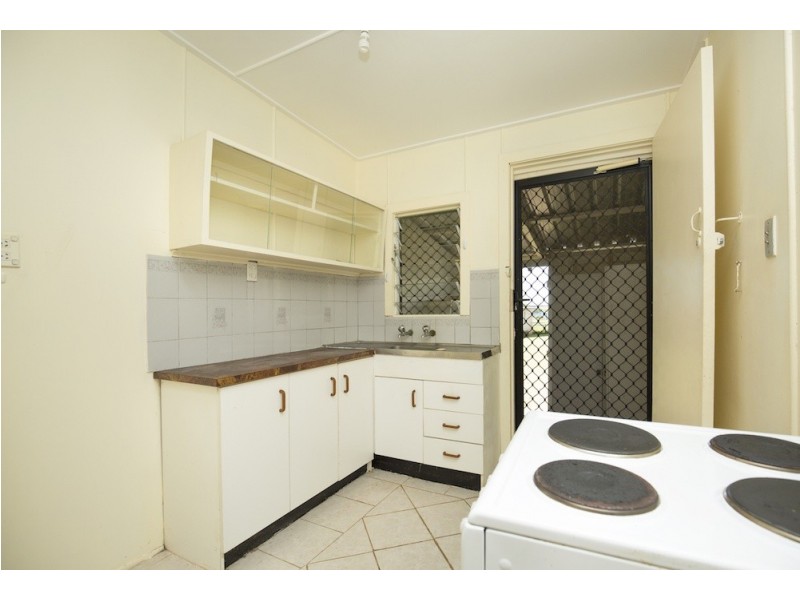 69 Bathurst Street, Elliott Heads QLD 4670