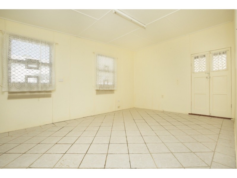 69 Bathurst Street, Elliott Heads QLD 4670