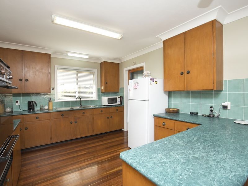 6 Pizzey Street, Kepnock QLD 4670