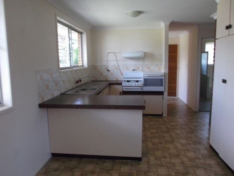 4 Bathurst Street, Elliott Heads QLD 4670
