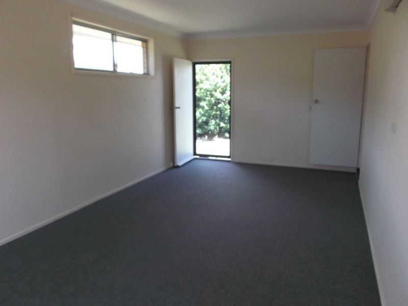 4 Bathurst Street, Elliott Heads QLD 4670