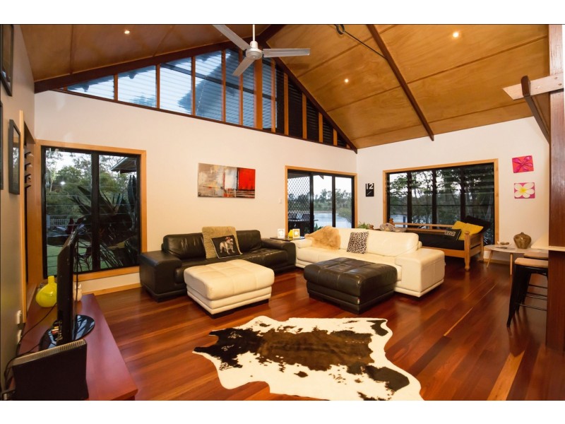 4 Workmans Road, Sharon QLD 4670