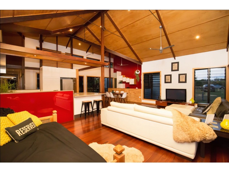 4 Workmans Road, Sharon QLD 4670
