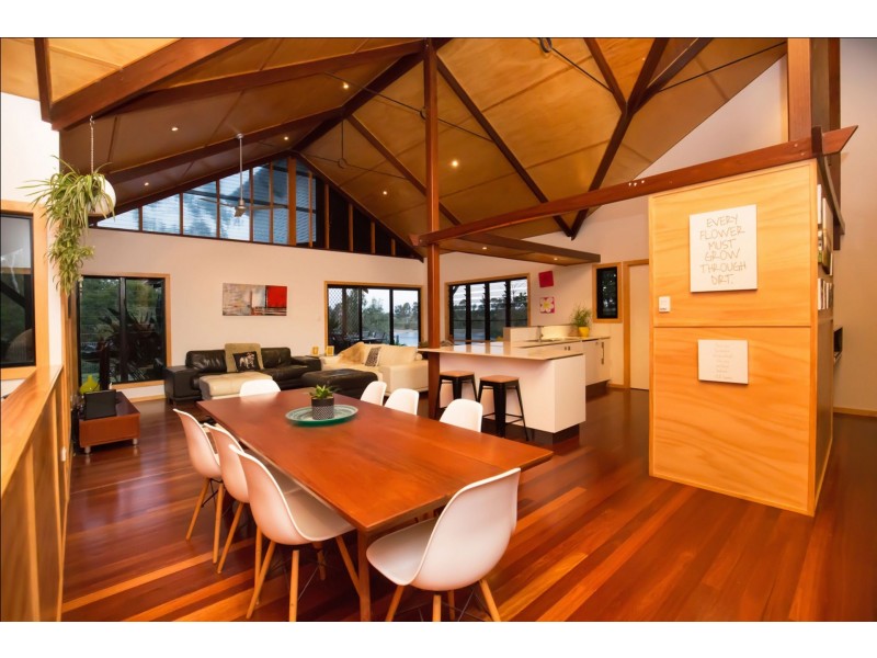 4 Workmans Road, Sharon QLD 4670