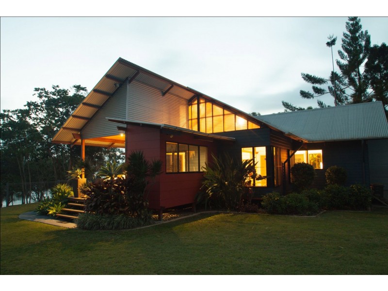 4 Workmans Road, Sharon QLD 4670