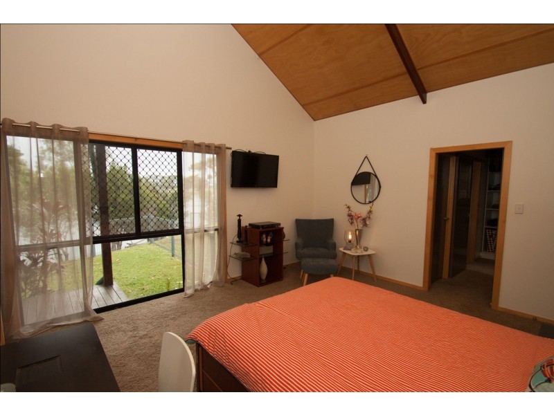 4 Workmans Road, Sharon QLD 4670