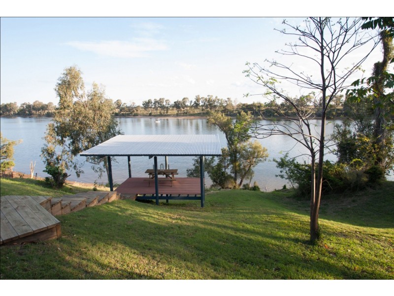 4 Workmans Road, Sharon QLD 4670