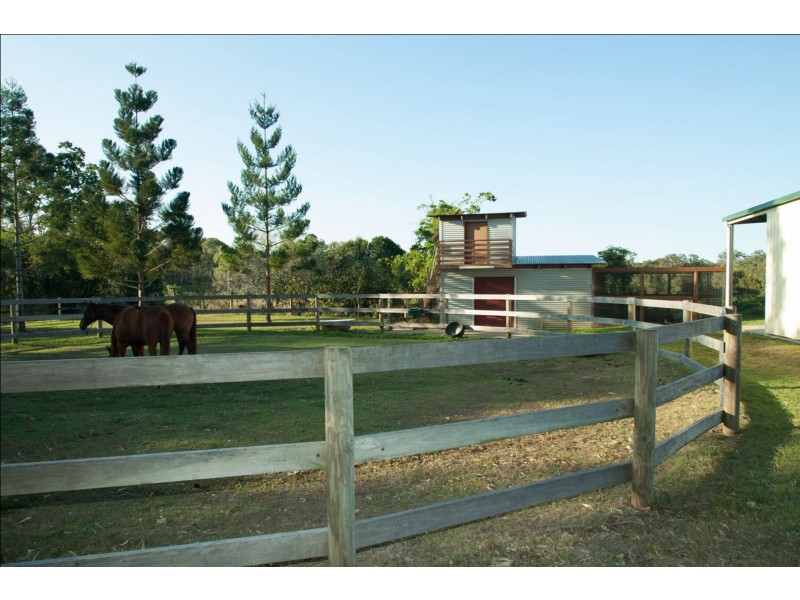 4 Workmans Road, Sharon QLD 4670